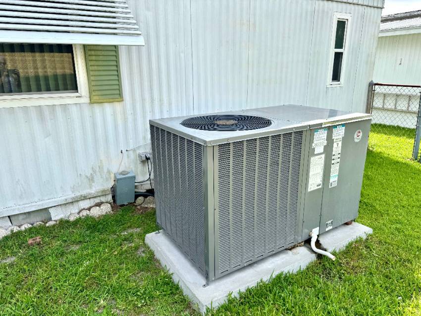 112 Sargasso Lane a Winter Haven, FL Mobile or Manufactured Home for Sale